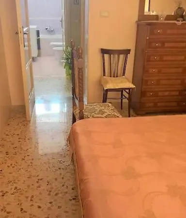Sul Viale Lido Avola